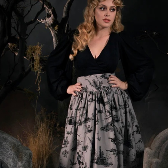 Sleepy Hollow Gothic Tales Toile Skirt in Grey - Picture 1 of 4